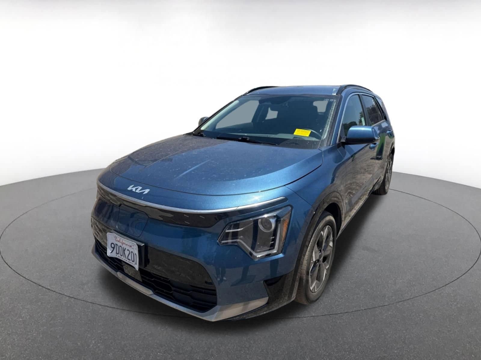 Thumbnail: 2023 Kia Niro - 3