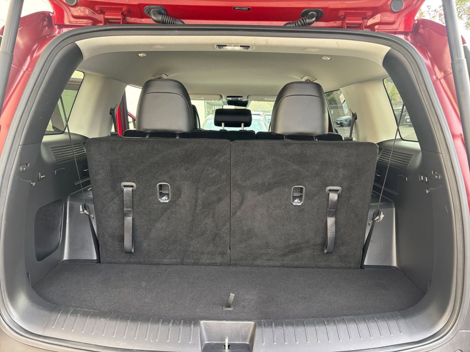 Thumbnail: 2025 Hyundai Santa Fe - 32