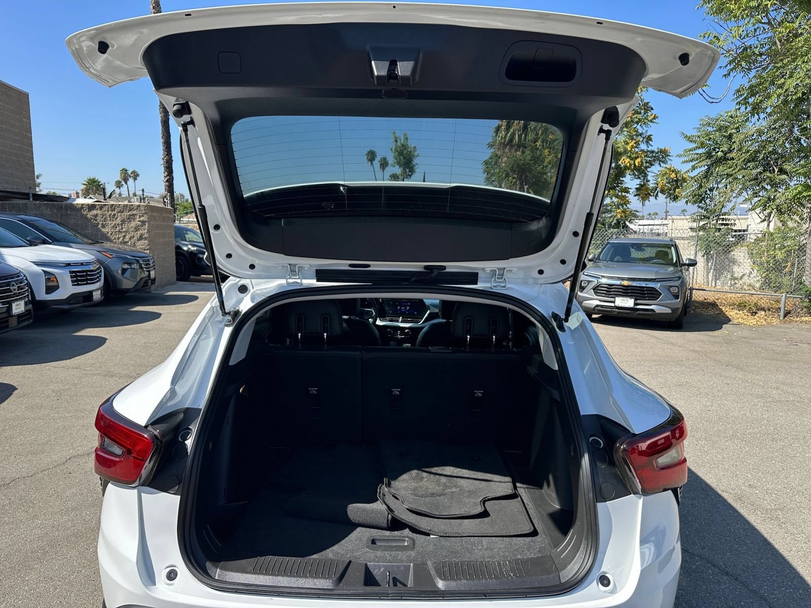 Thumbnail: 2025 Chevrolet Trax - 30