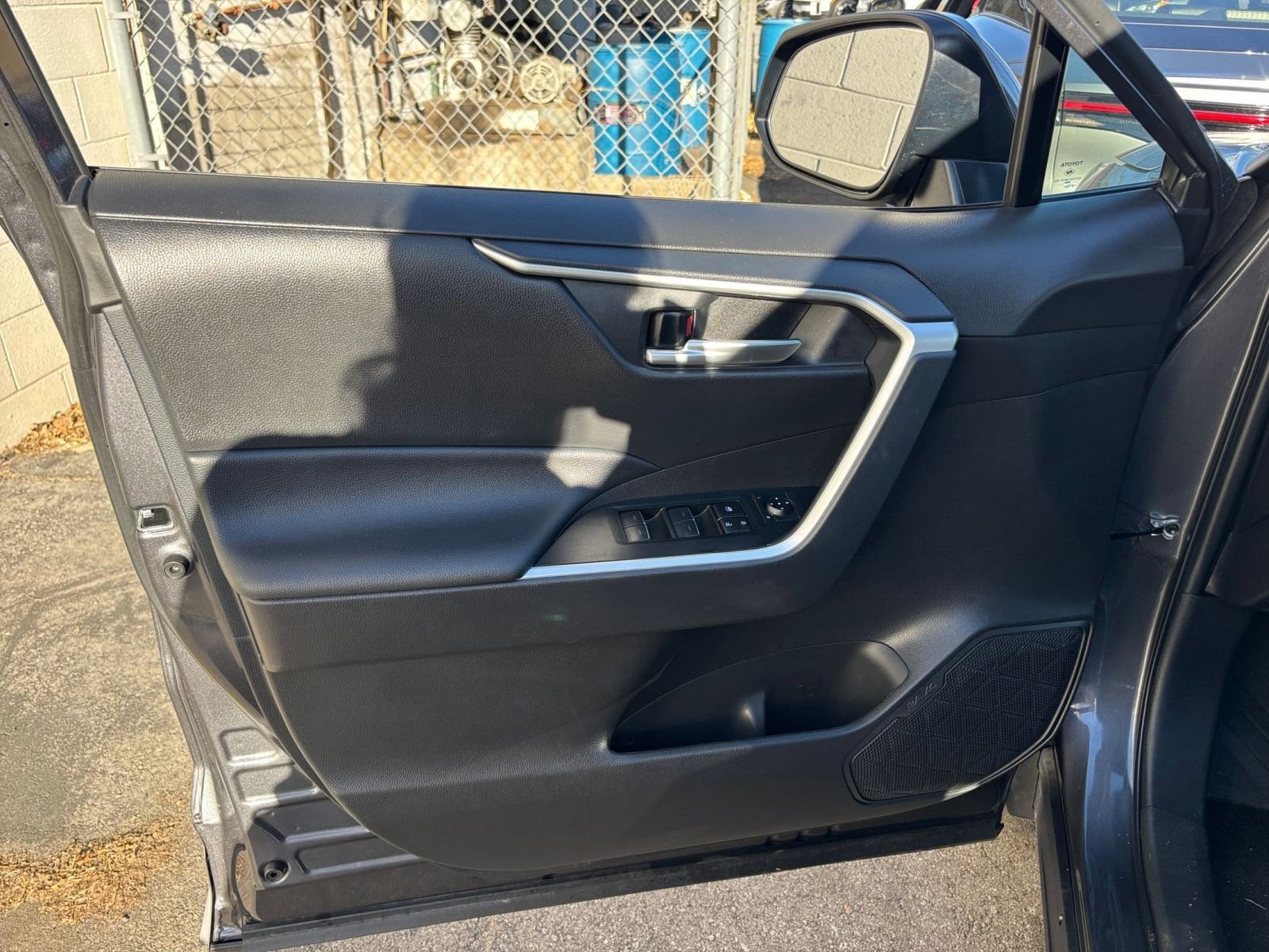 Thumbnail: 2025 Toyota RAV4 - 20