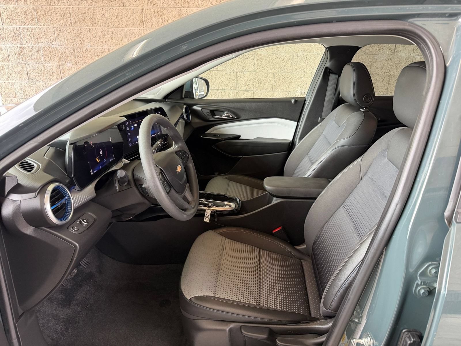 Thumbnail: 2025 Chevrolet Trax - 25