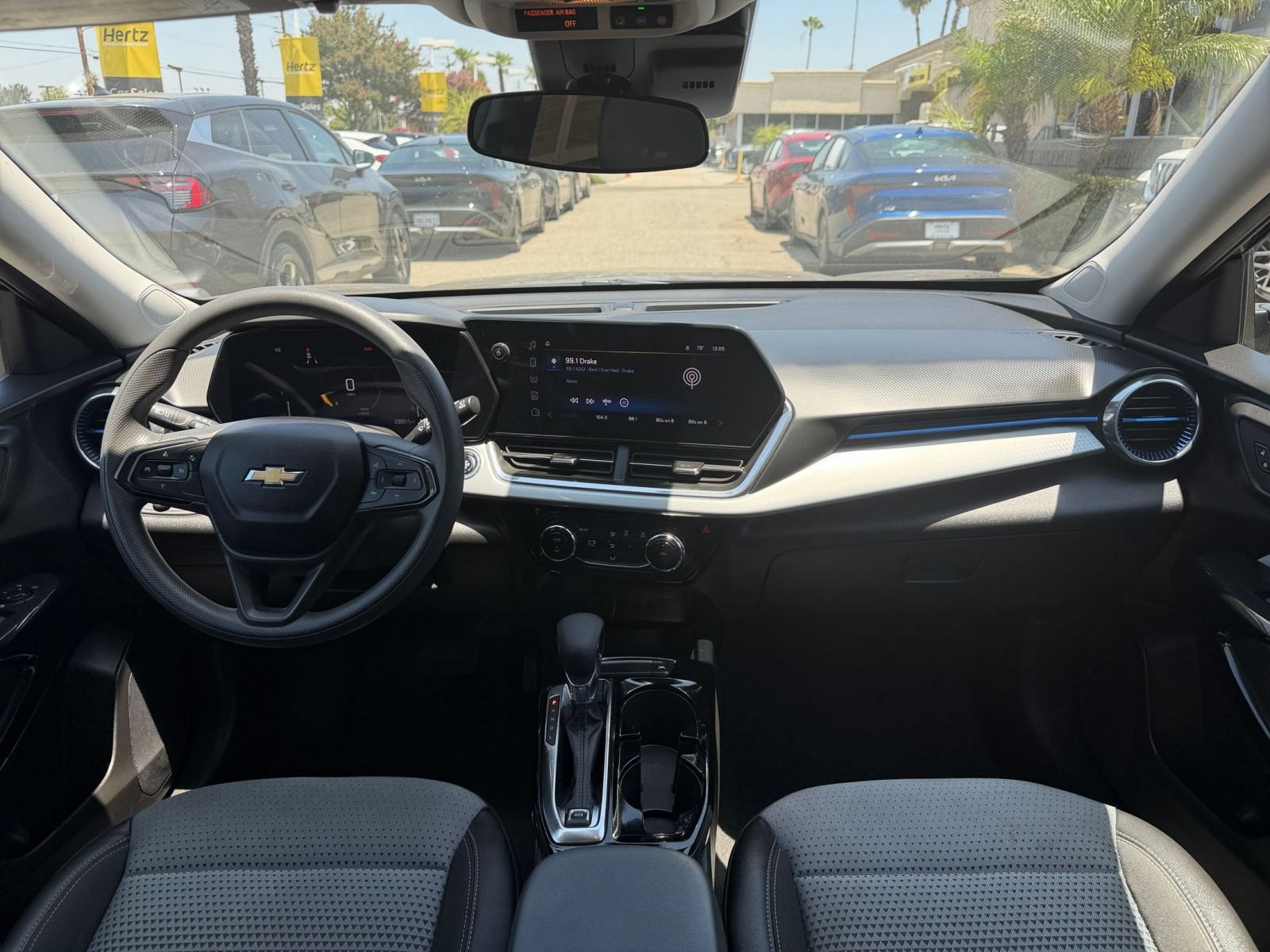 Thumbnail: 2025 Chevrolet Trax - 32