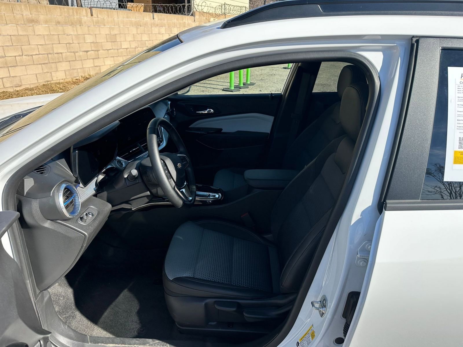 Thumbnail: 2025 Chevrolet Trax - 25