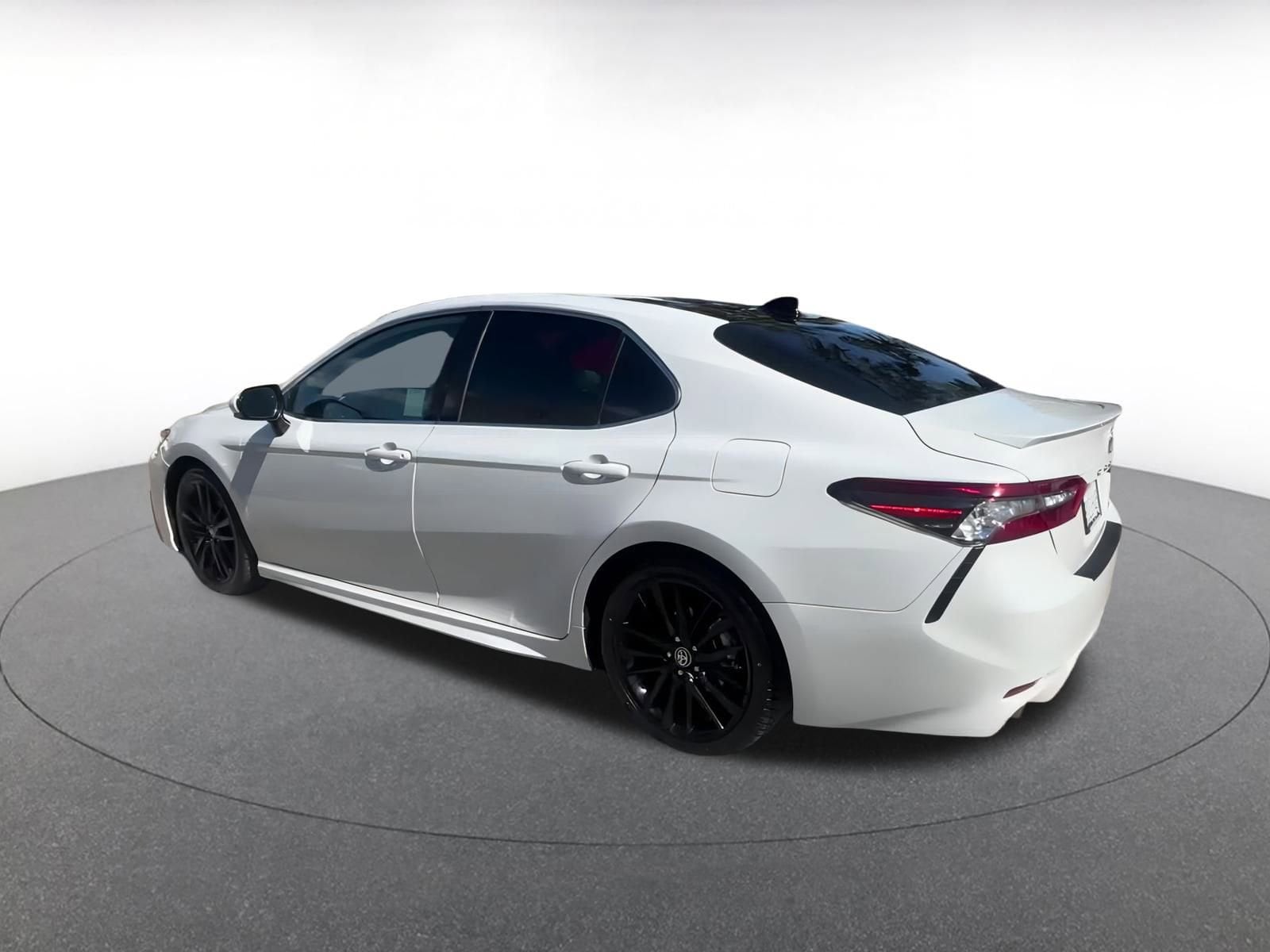 Thumbnail: 2022 Toyota Camry - 10
