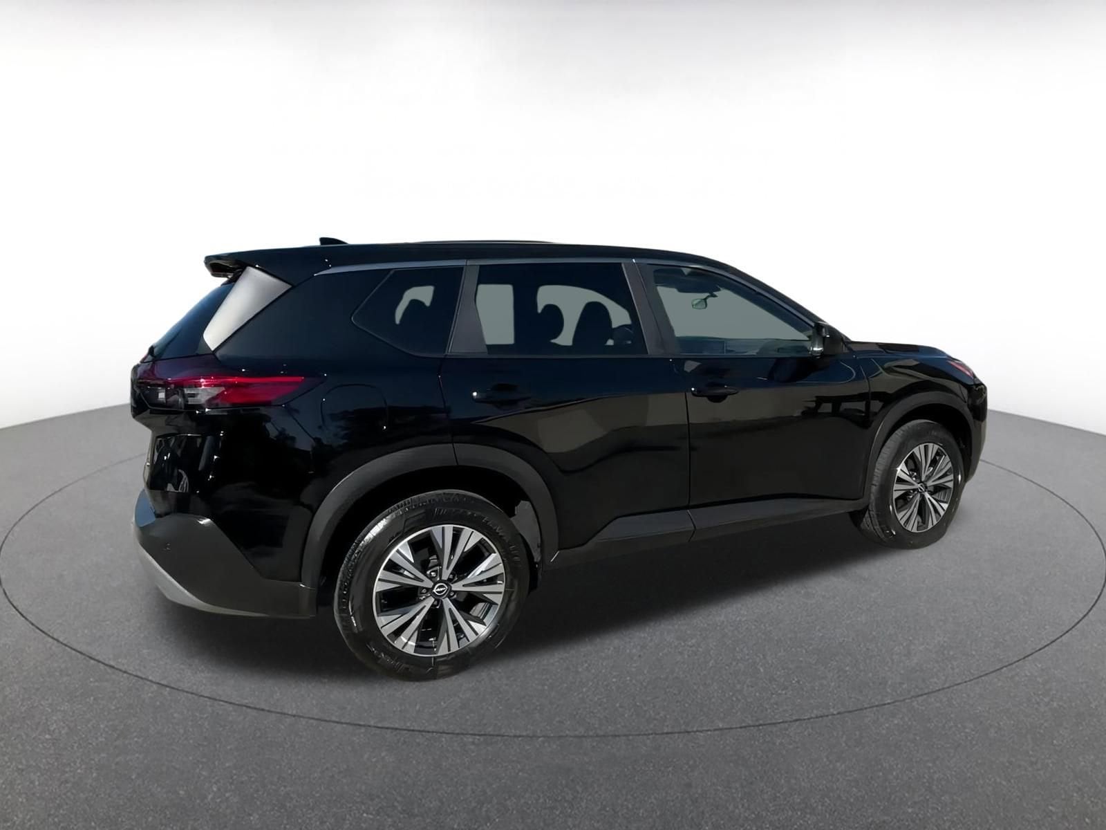 2023 Nissan Rogue SV 18