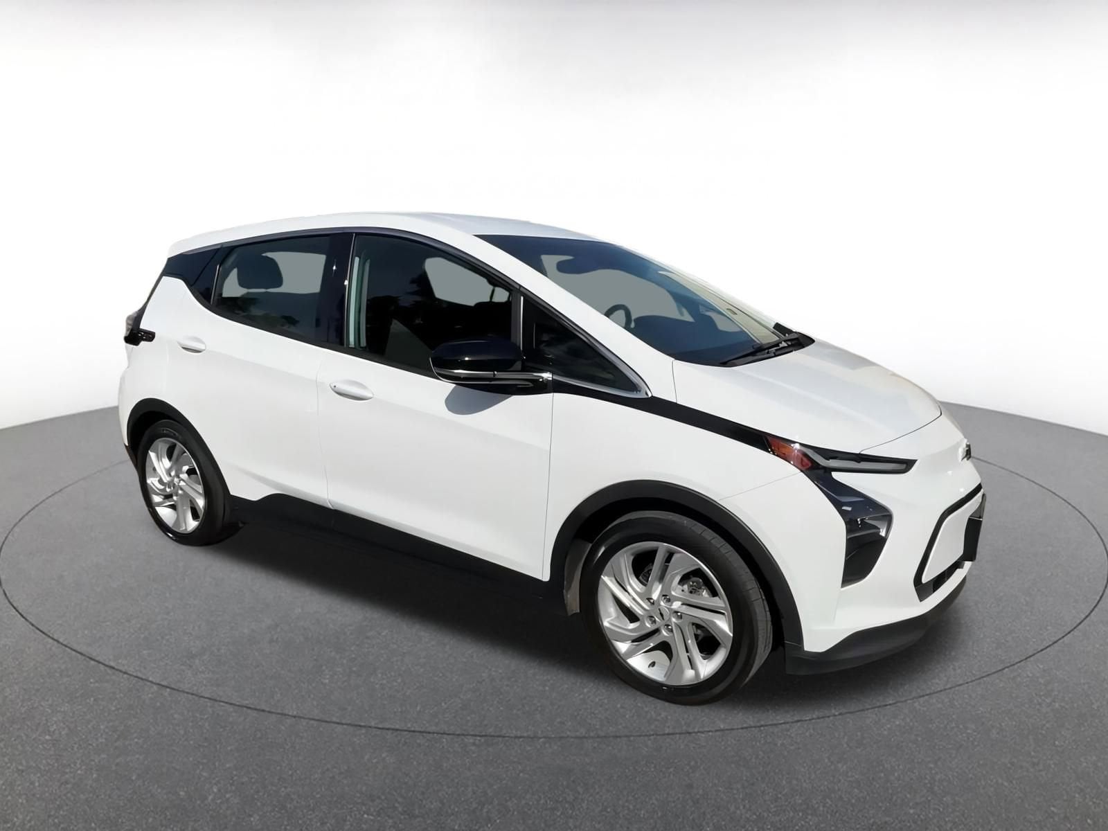 Thumbnail: 2023 Chevrolet Bolt EV - 2
