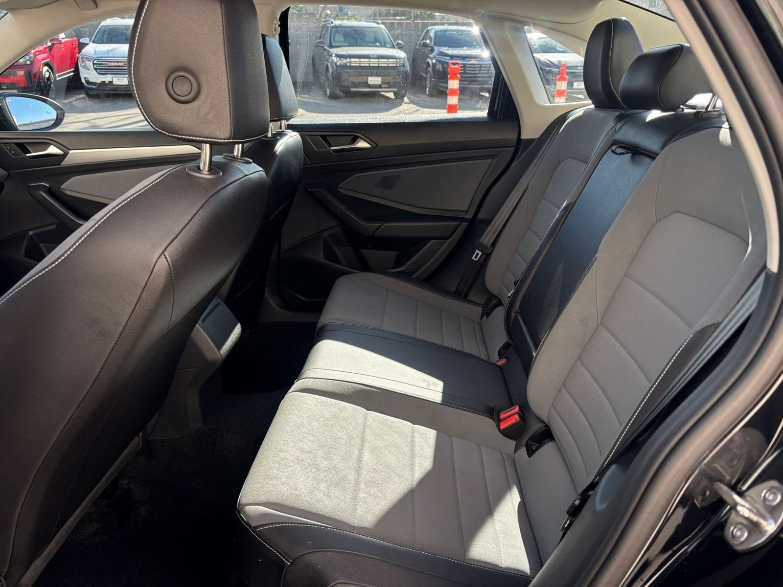 Thumbnail: 2025 Volkswagen Jetta - 25