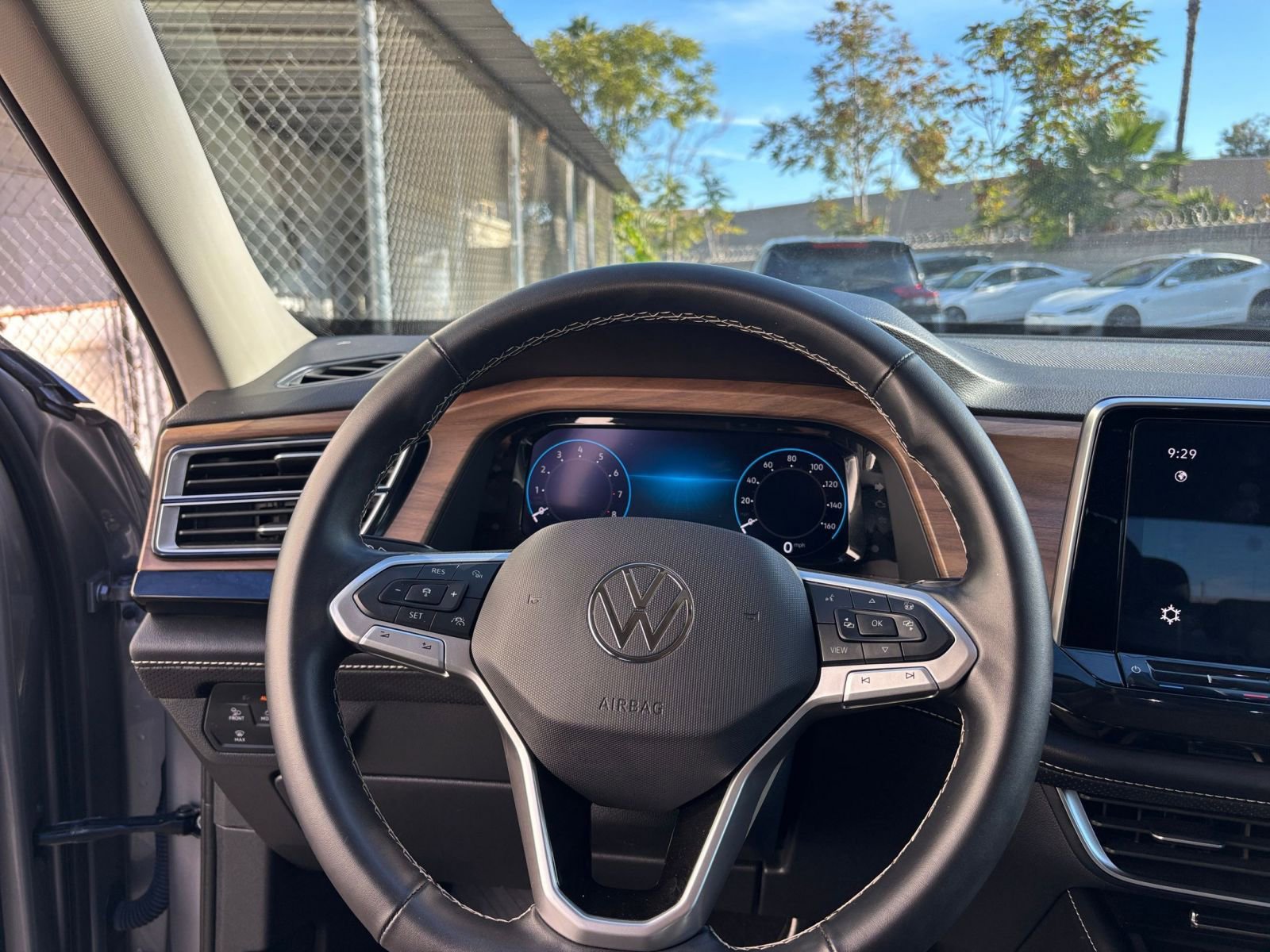 Thumbnail: 2025 Volkswagen Atlas - 35