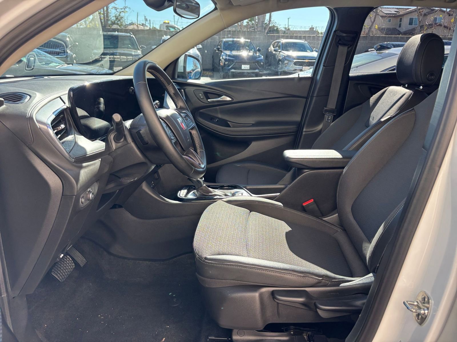 Thumbnail: 2025 Buick Encore GX - 27