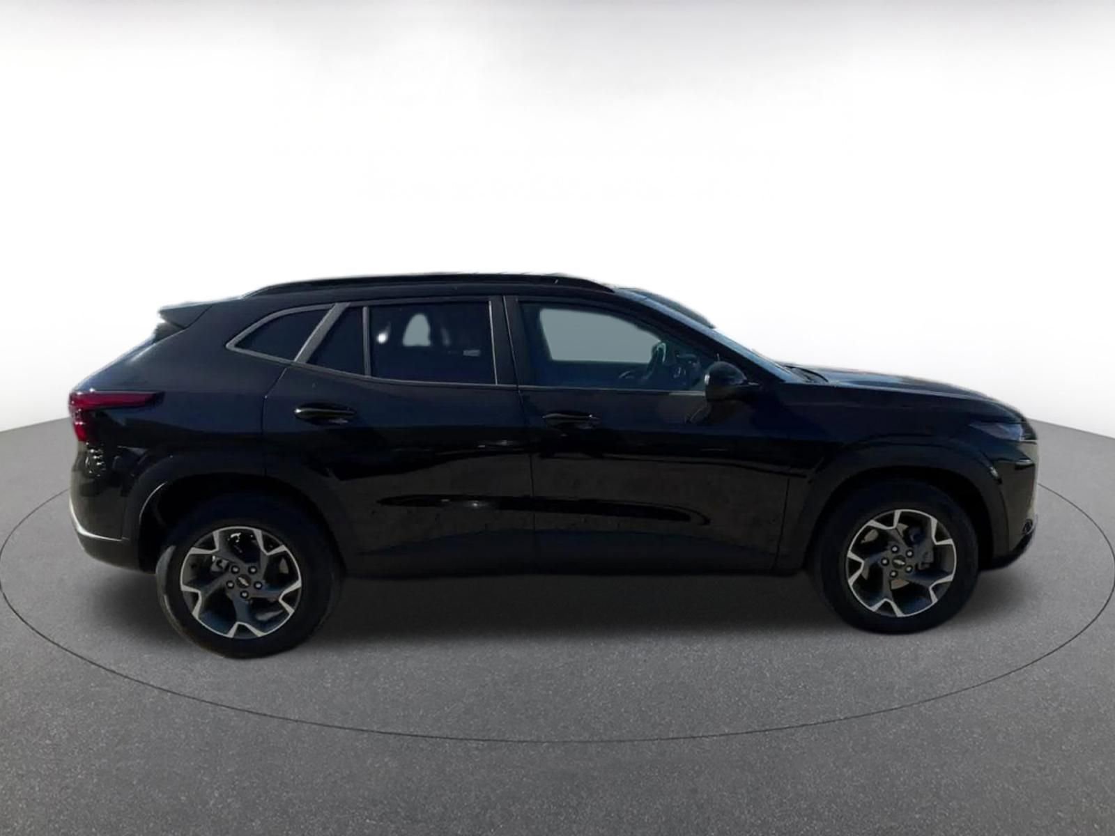 Thumbnail: 2025 Chevrolet Trax - 16