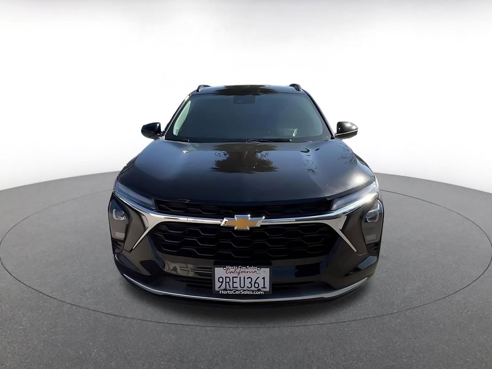 Thumbnail: 2025 Chevrolet Trax - 4