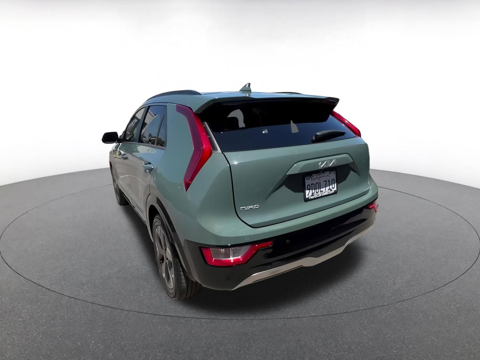 Thumbnail: 2023 Kia Niro - 11