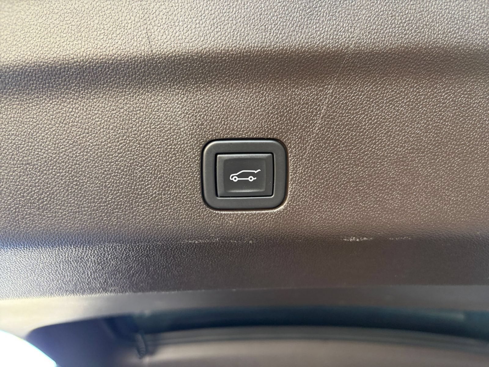 Thumbnail: 2023 GMC Yukon - 22