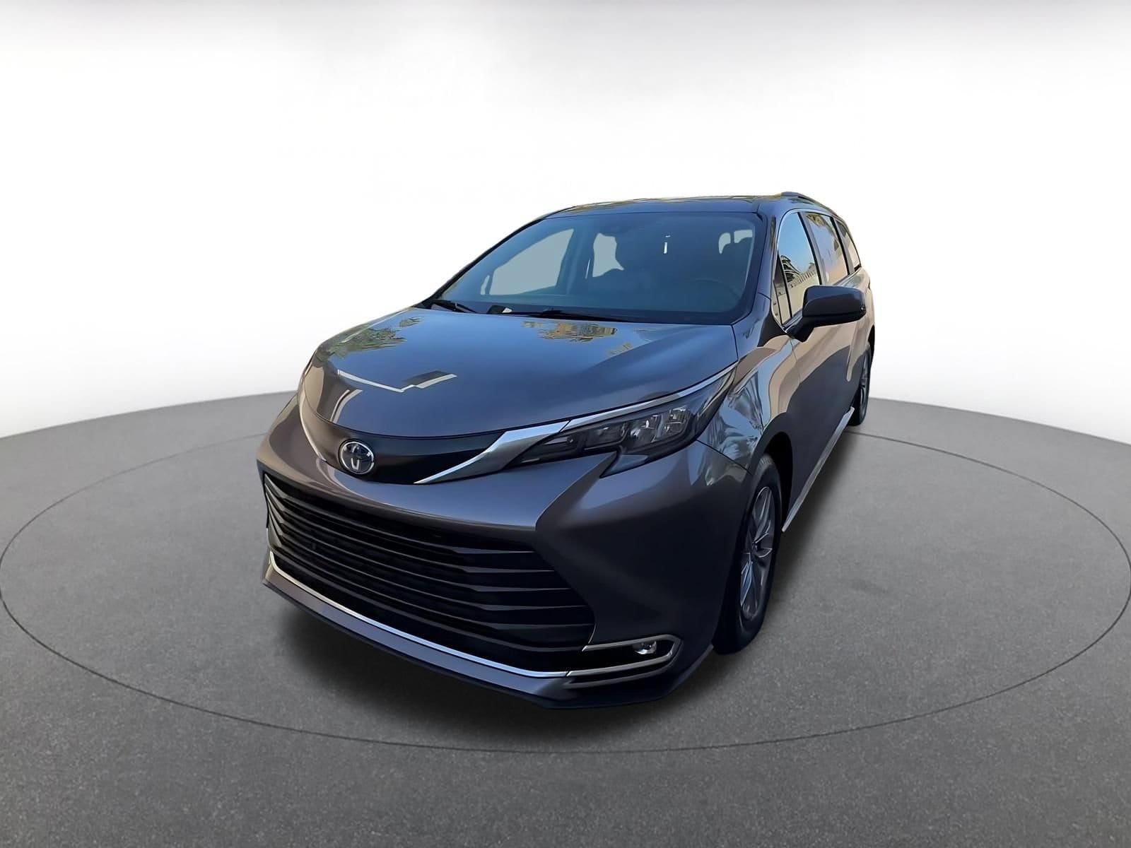 Thumbnail: 2024 Toyota Sienna - 6