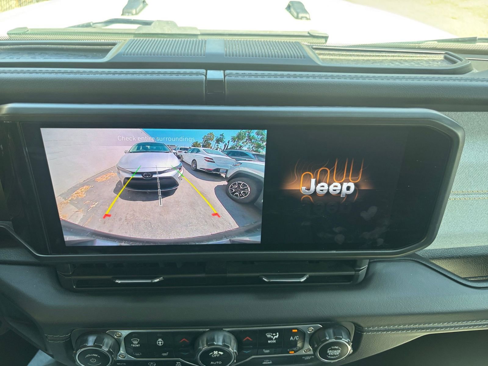 Thumbnail: 2025 Jeep Wrangler - 17