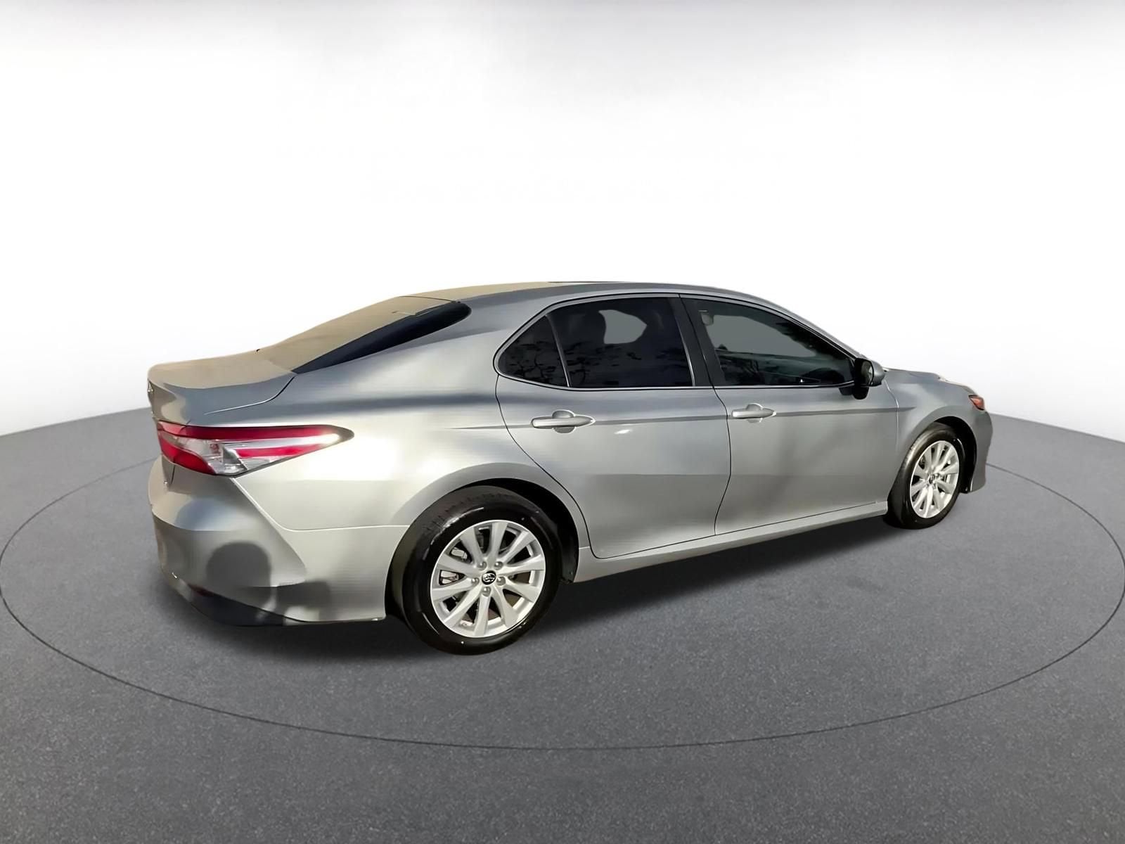 Thumbnail: 2018 Toyota Camry - 14