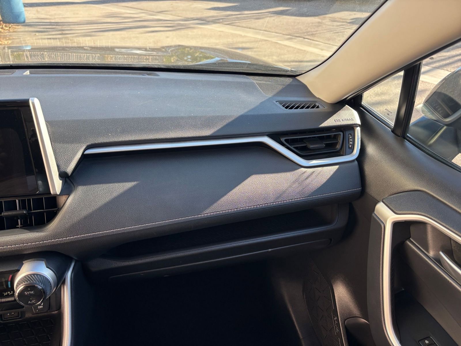 Thumbnail: 2025 Toyota RAV4 - 35