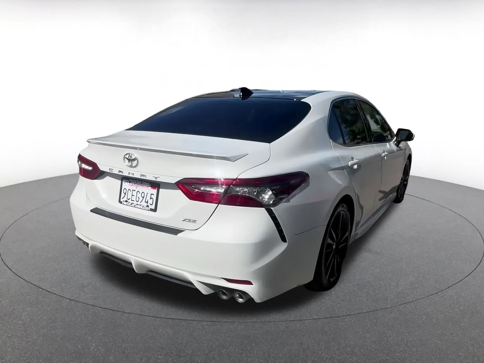 Thumbnail: 2022 Toyota Camry - 14