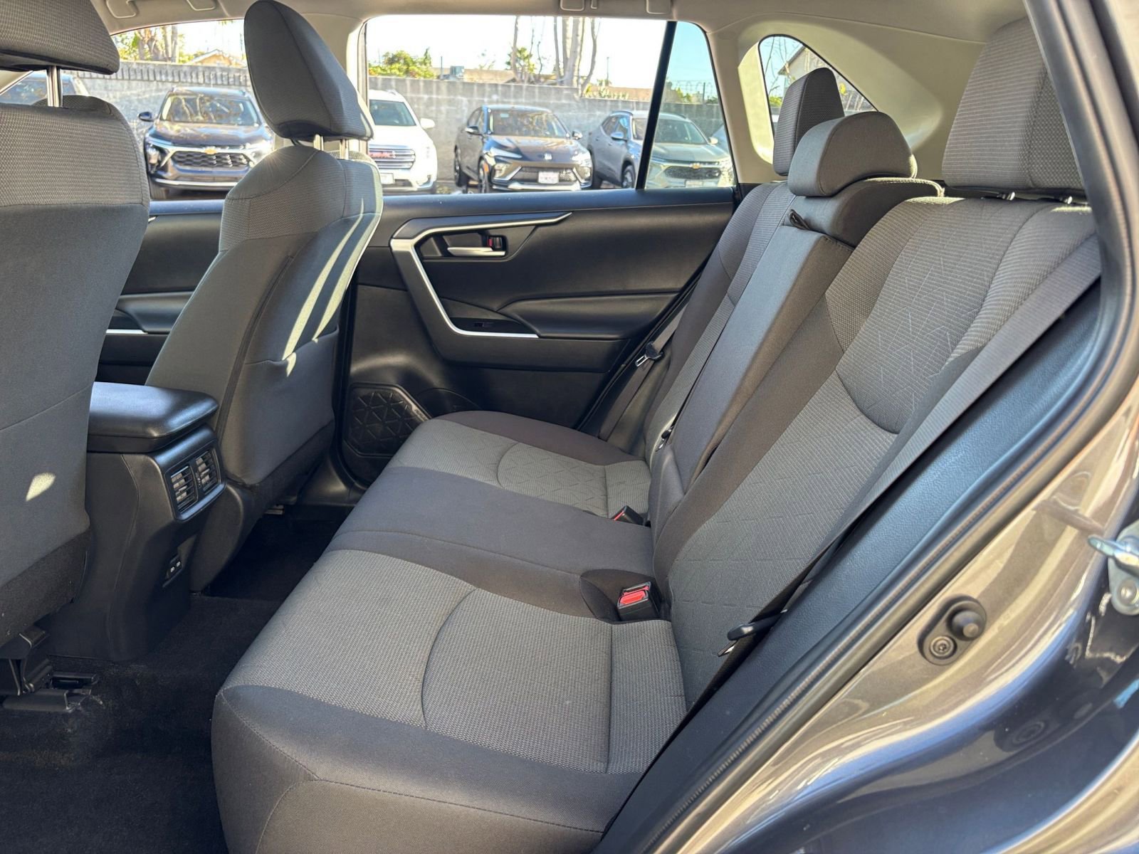 Thumbnail: 2025 Toyota RAV4 - 25