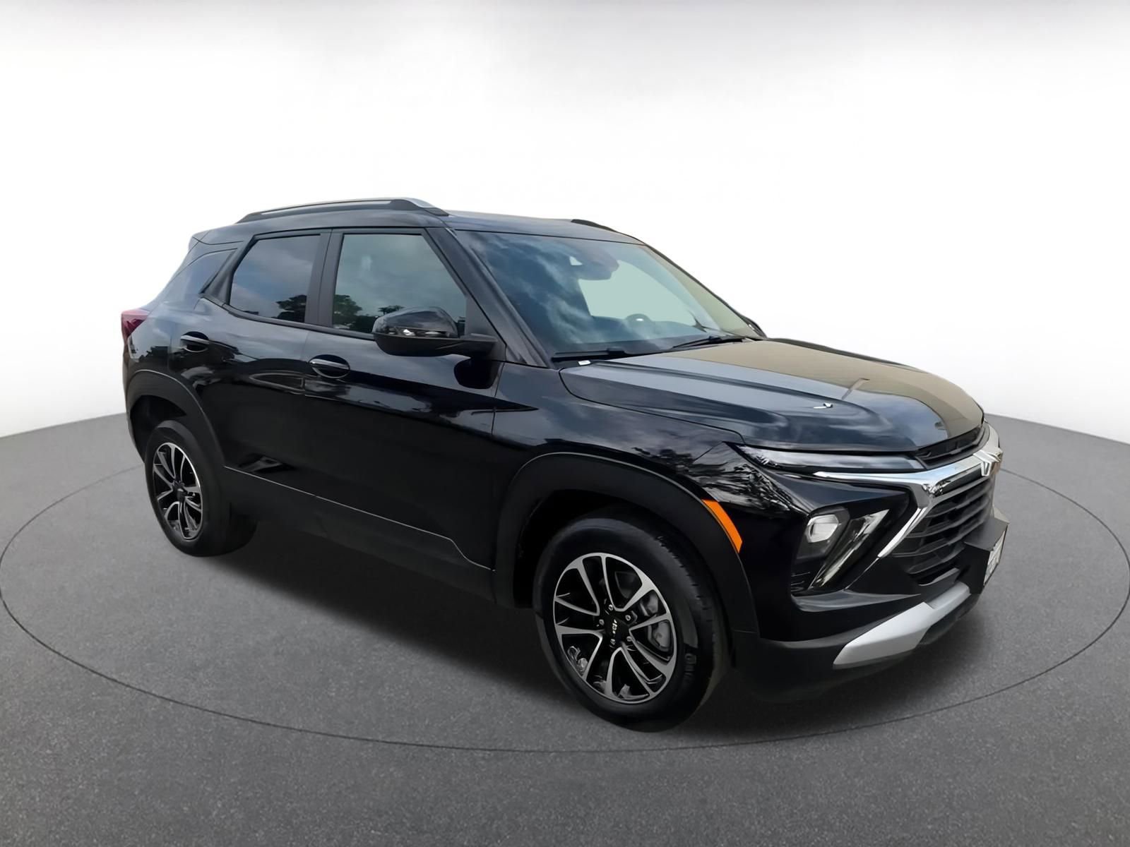 Thumbnail: 2025 Chevrolet TrailBlazer - 2