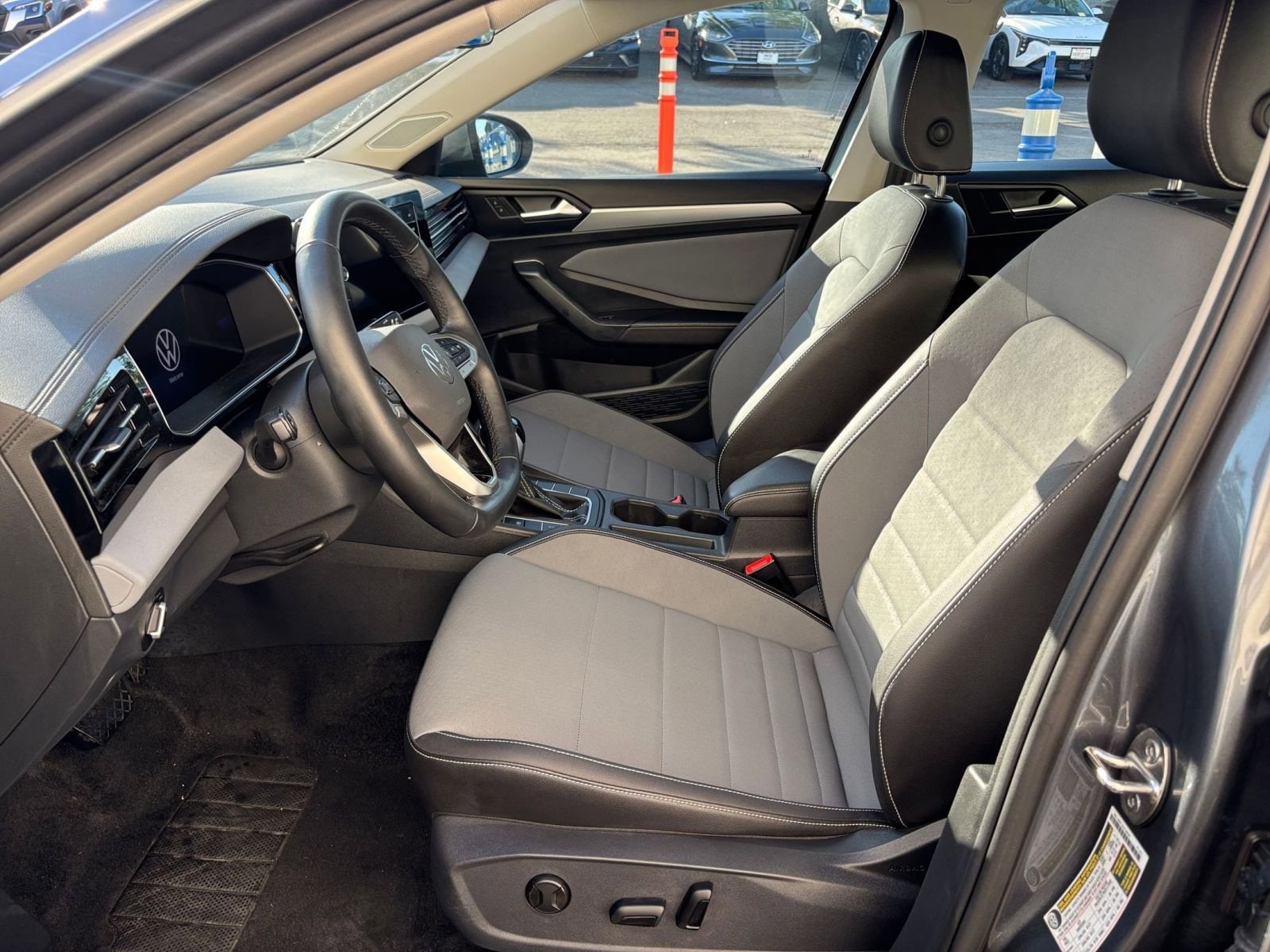 Thumbnail: 2025 Volkswagen Jetta - 27