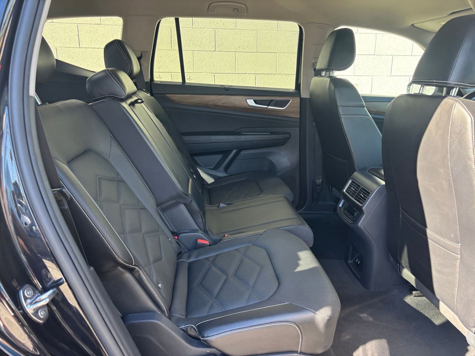 Thumbnail: 2025 Volkswagen Atlas - 25