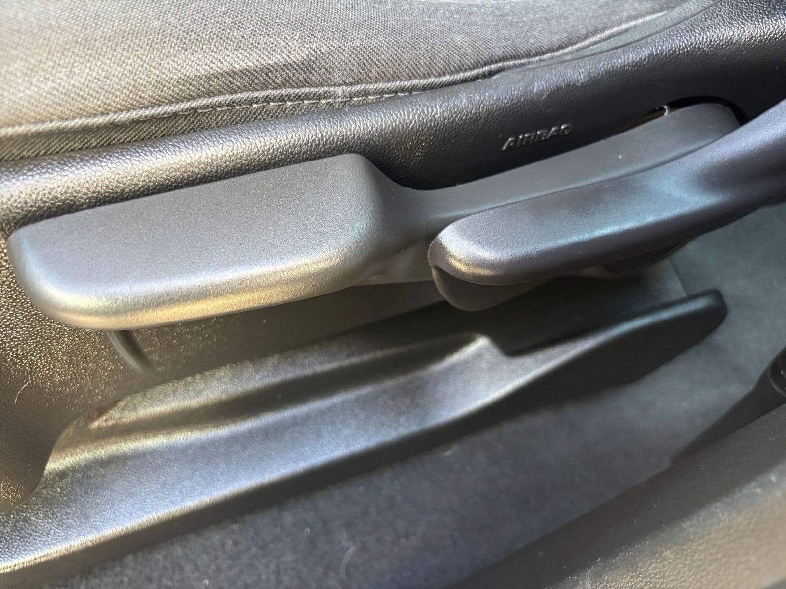 Thumbnail: 2023 Chevrolet Bolt EV - 28