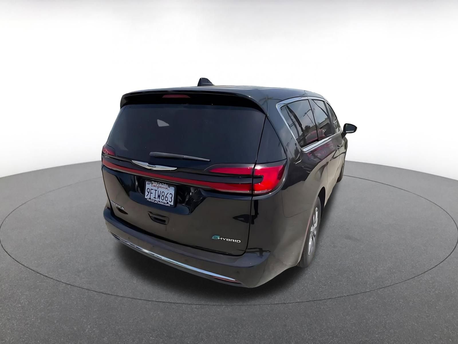 Thumbnail: 2023 Chrysler Pacifica - 15
