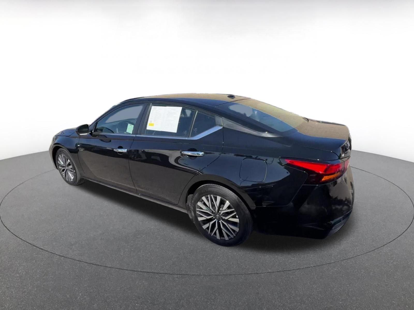 Thumbnail: 2025 Nissan Altima - 10