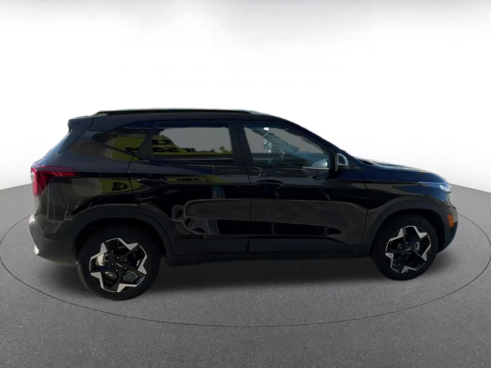 Thumbnail: 2025 Kia Seltos - 16