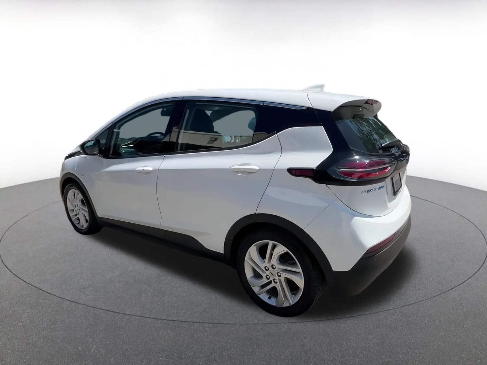 Thumbnail: 2023 Chevrolet Bolt EV - 10