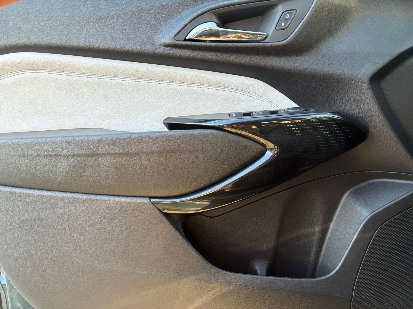 Thumbnail: 2025 Chevrolet Trax - 18