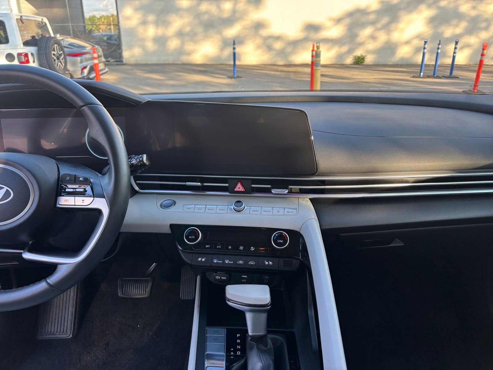 Thumbnail: 2025 Hyundai Elantra - 18
