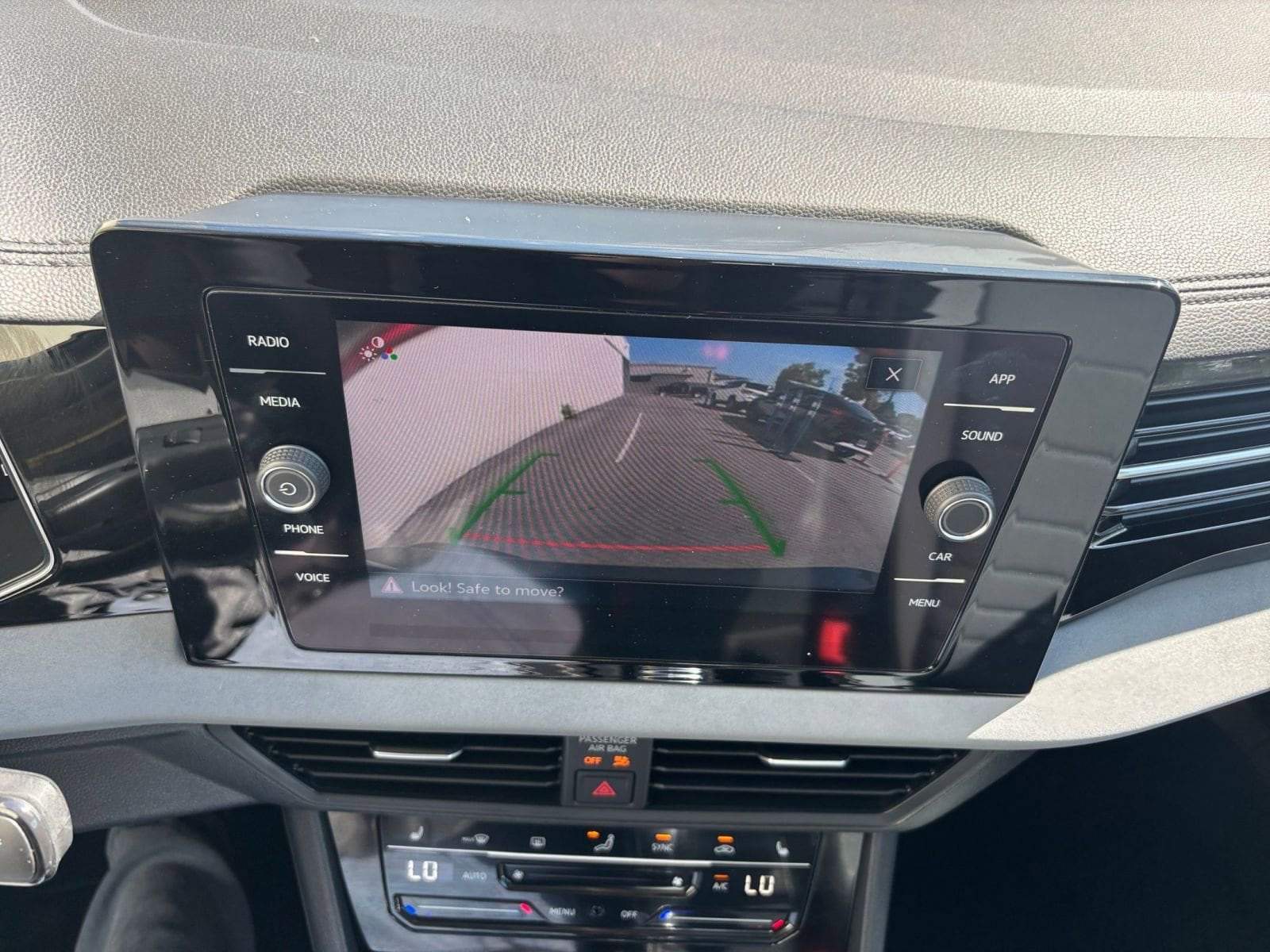 Thumbnail: 2025 Volkswagen Jetta - 17