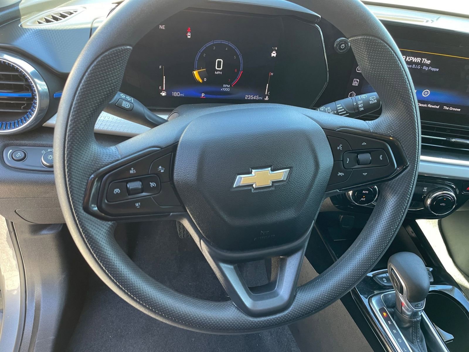 Thumbnail: 2025 Chevrolet Trax - 27