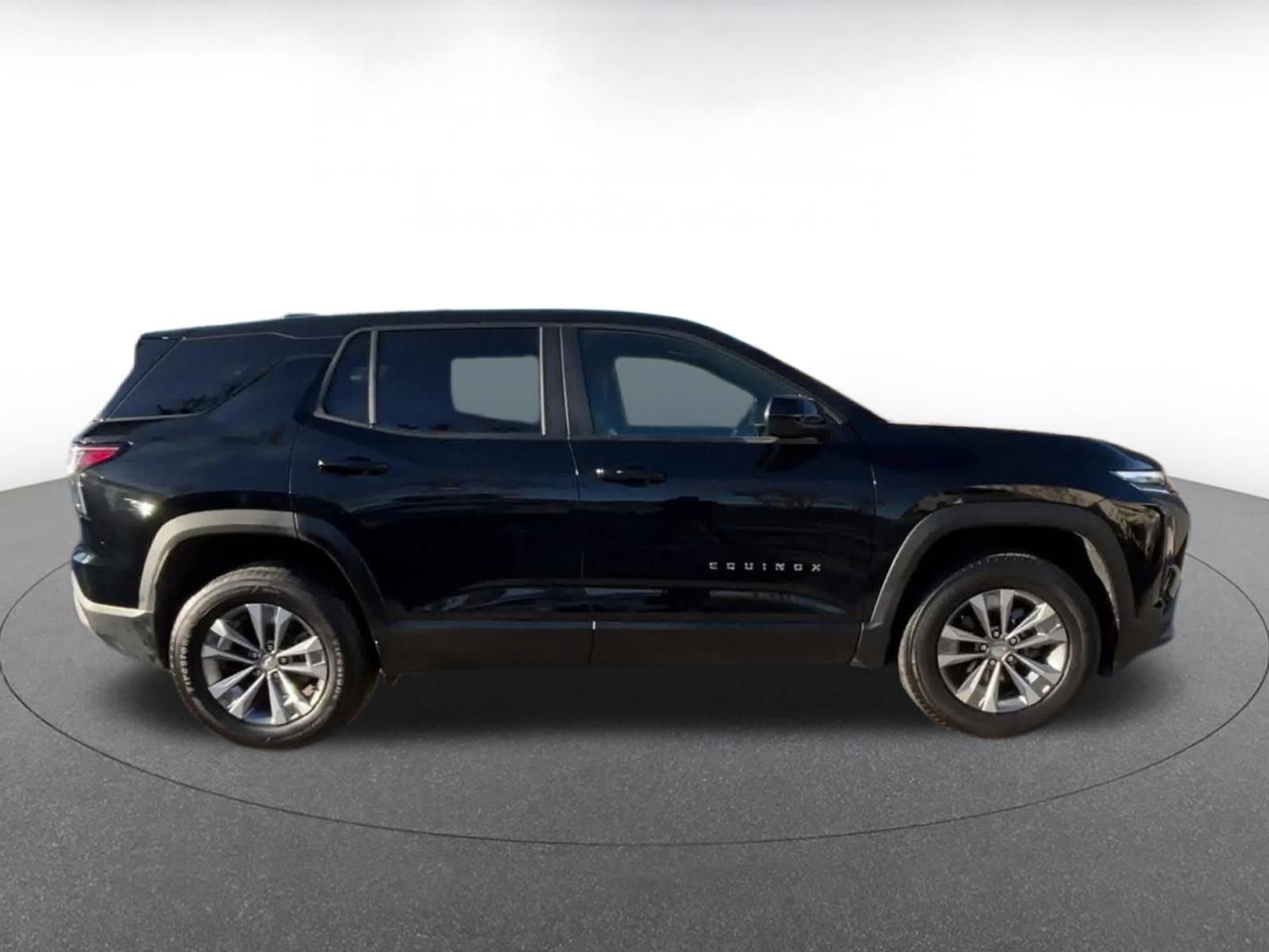 Thumbnail: 2025 Chevrolet Equinox - 16