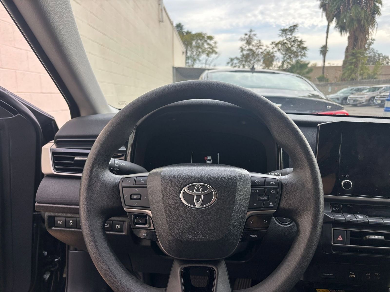 Thumbnail: 2025 Toyota Camry - 34