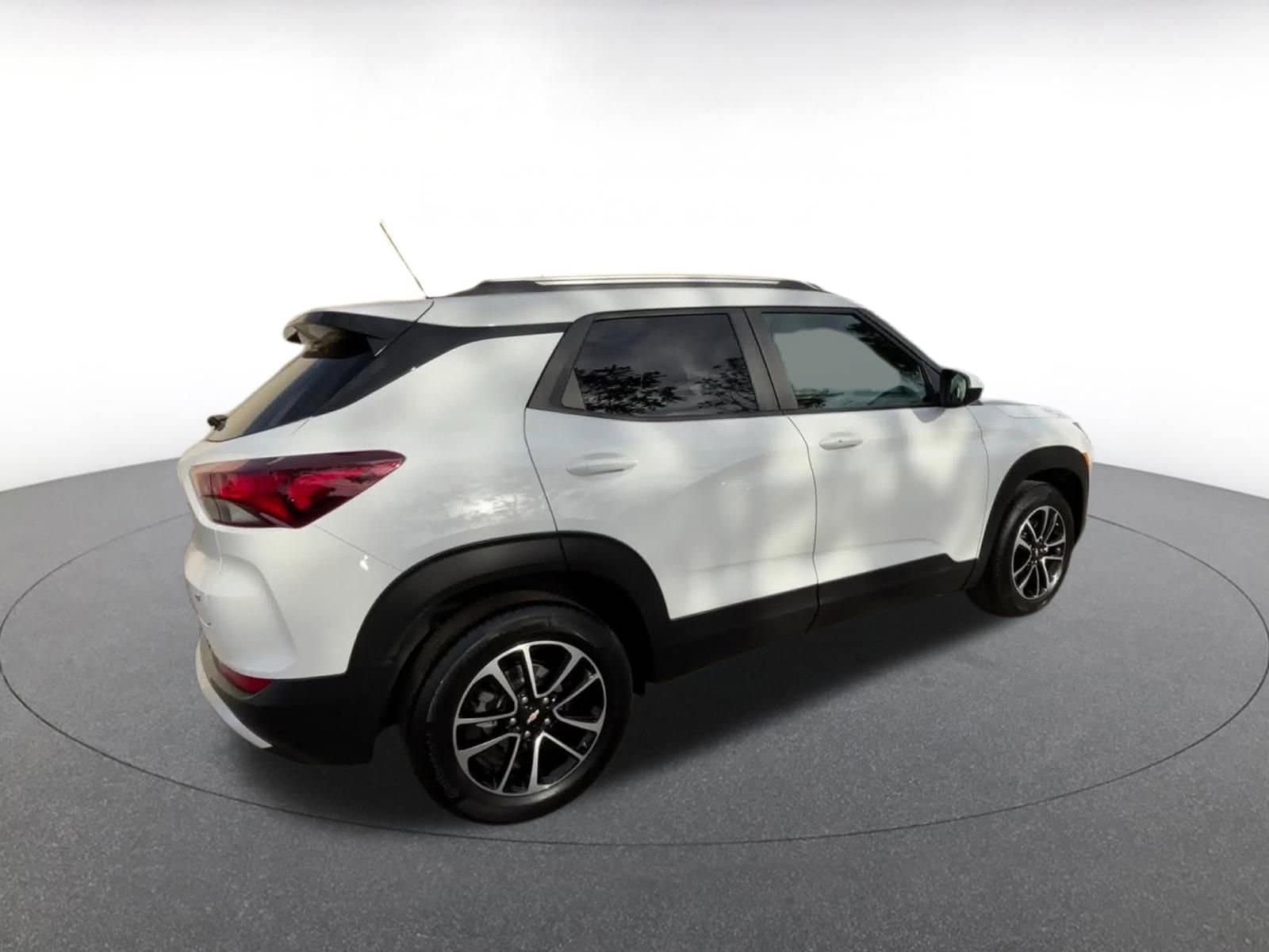 Thumbnail: 2025 Chevrolet TrailBlazer - 15