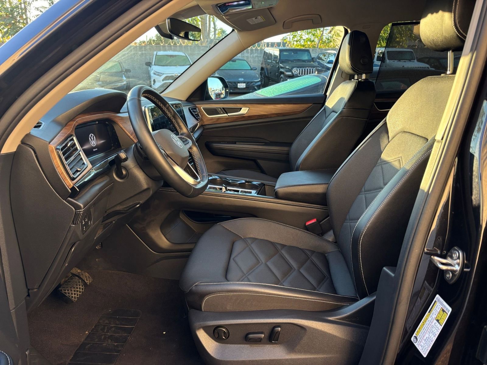 Thumbnail: 2025 Volkswagen Atlas - 28