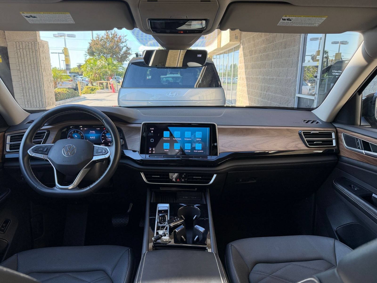 Thumbnail: 2026 Volkswagen Atlas - 35