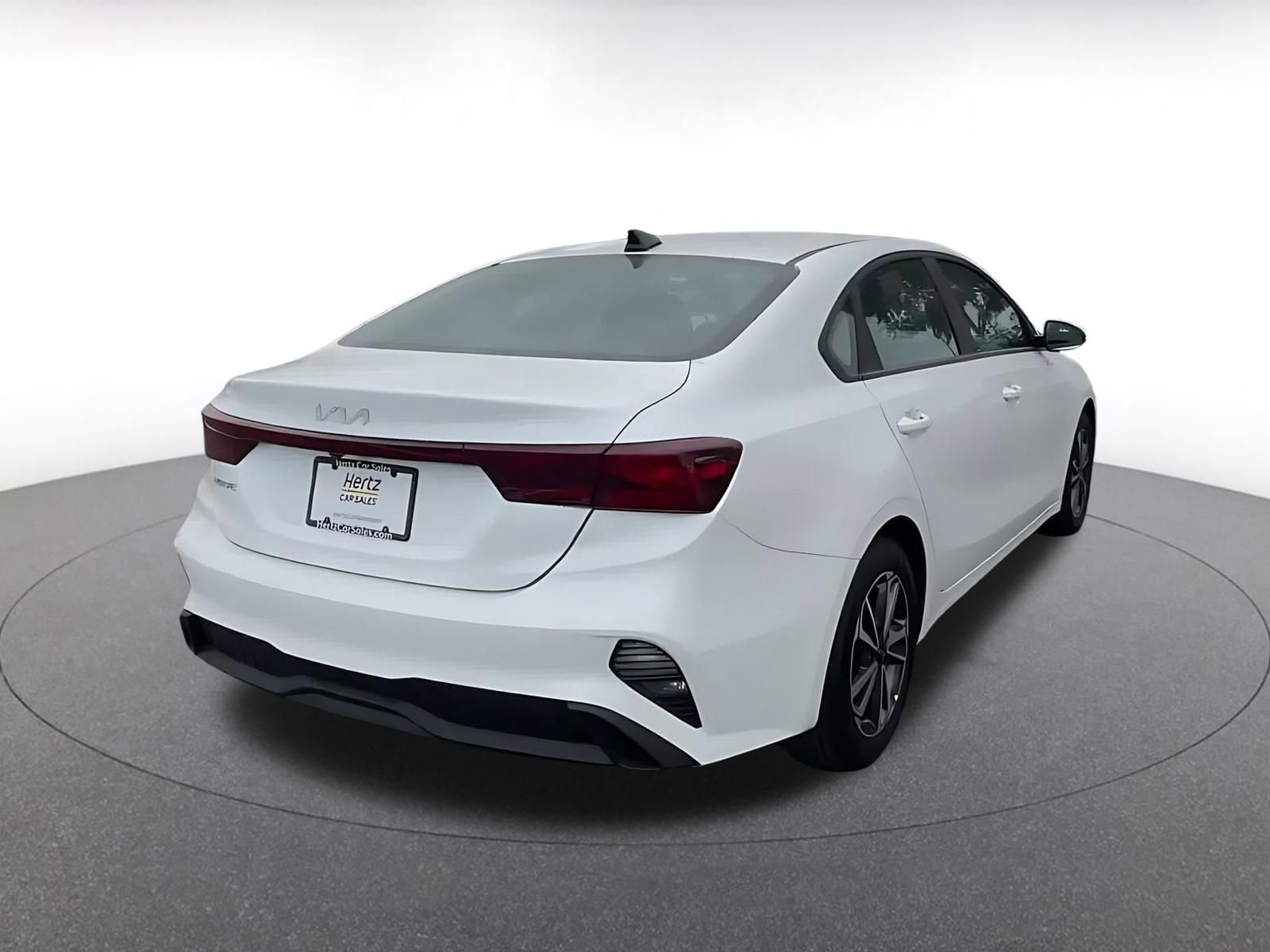 Thumbnail: 2024 Kia Forte - 14