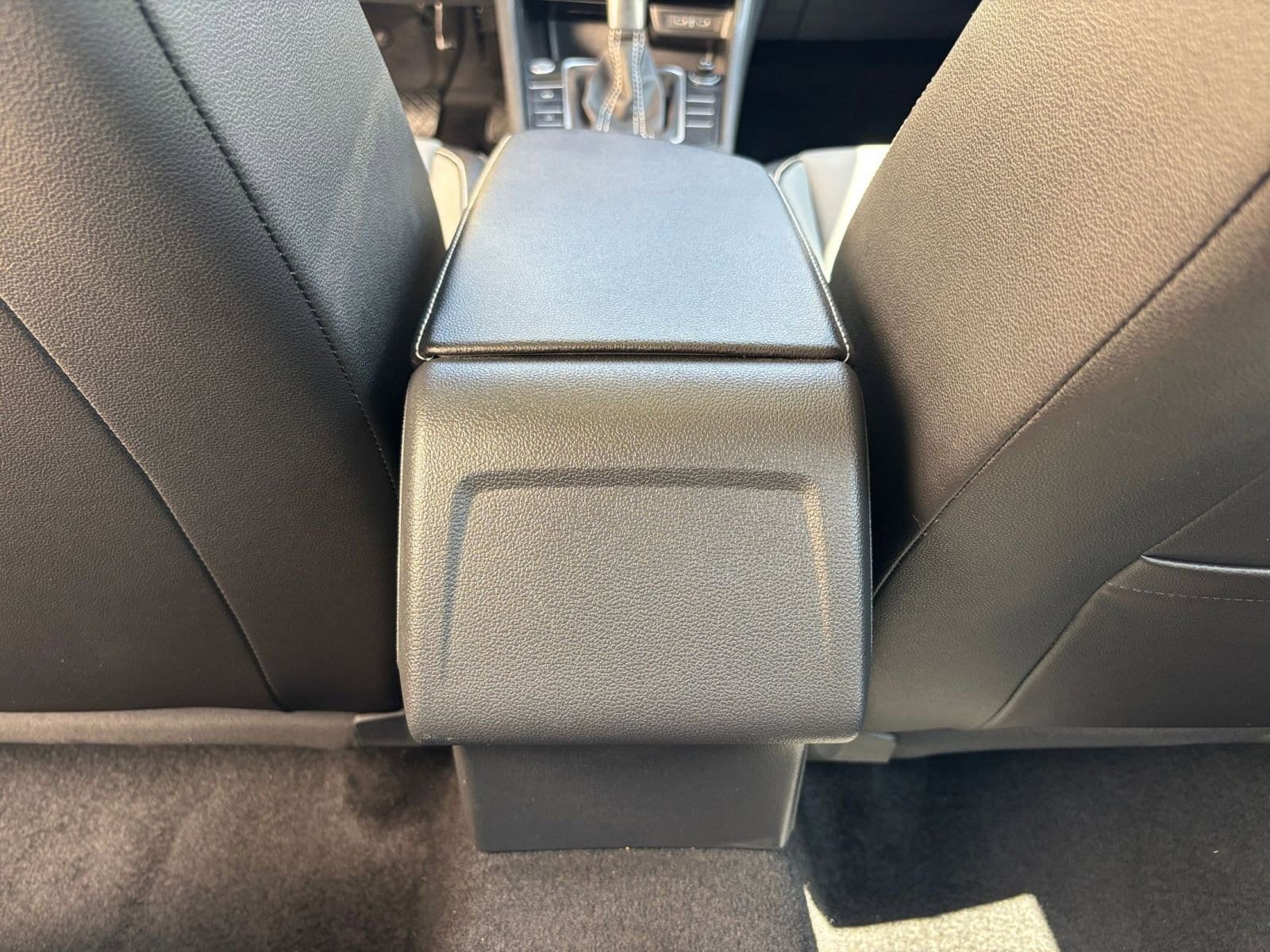 Thumbnail: 2025 Volkswagen Jetta - 24