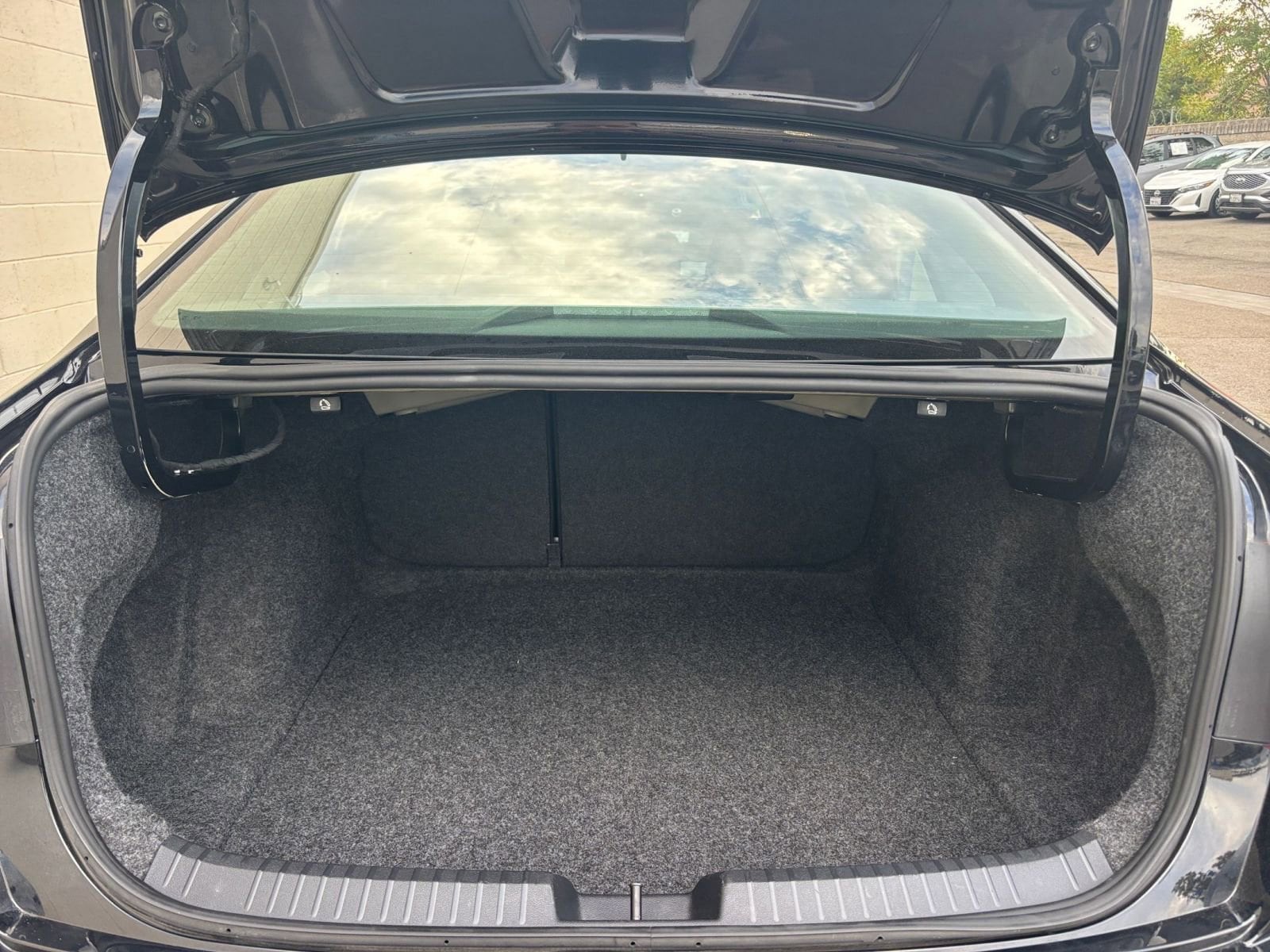 Thumbnail: 2025 Volkswagen Jetta - 31