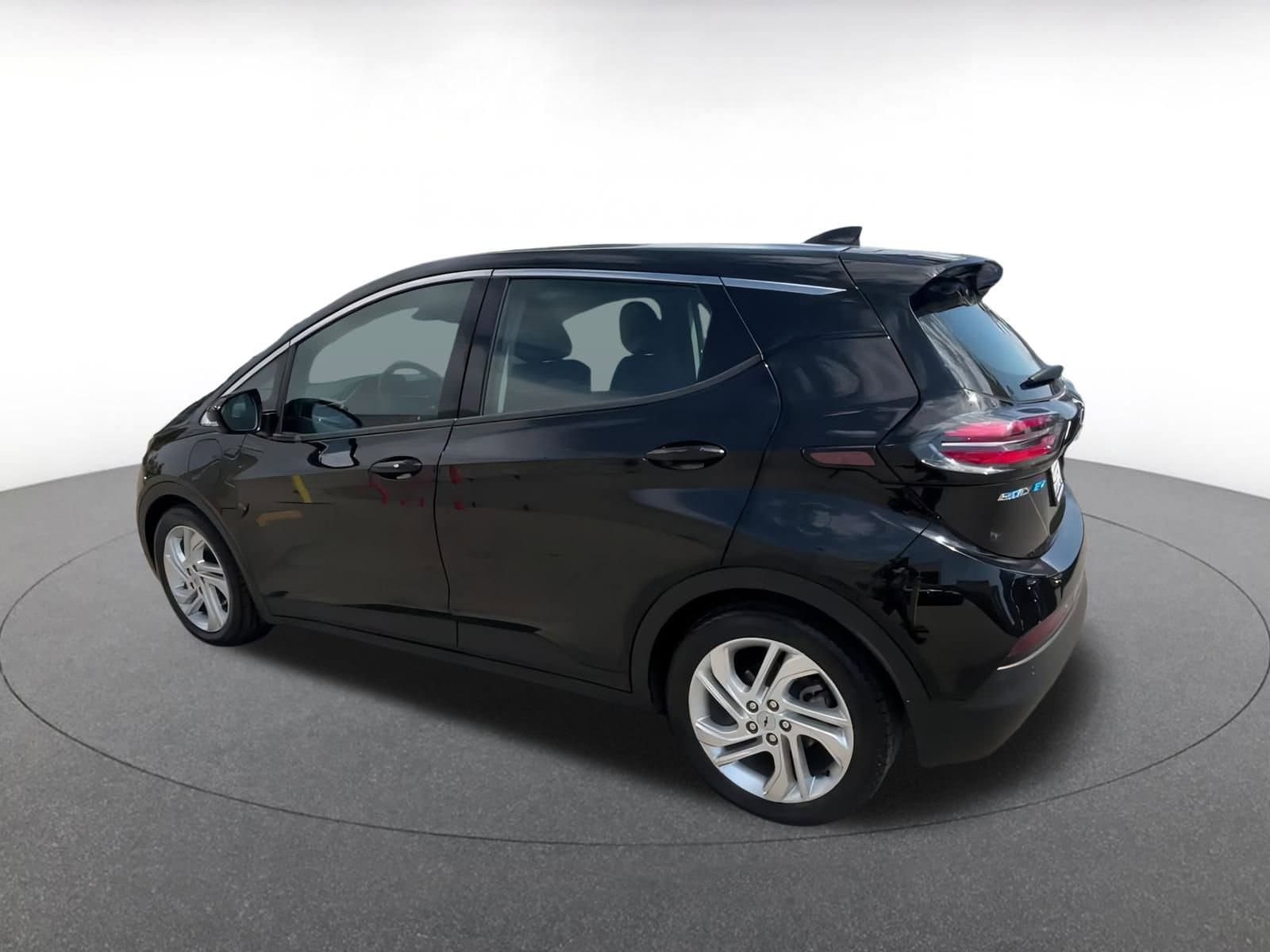 Thumbnail: 2023 Chevrolet Bolt EV - 10