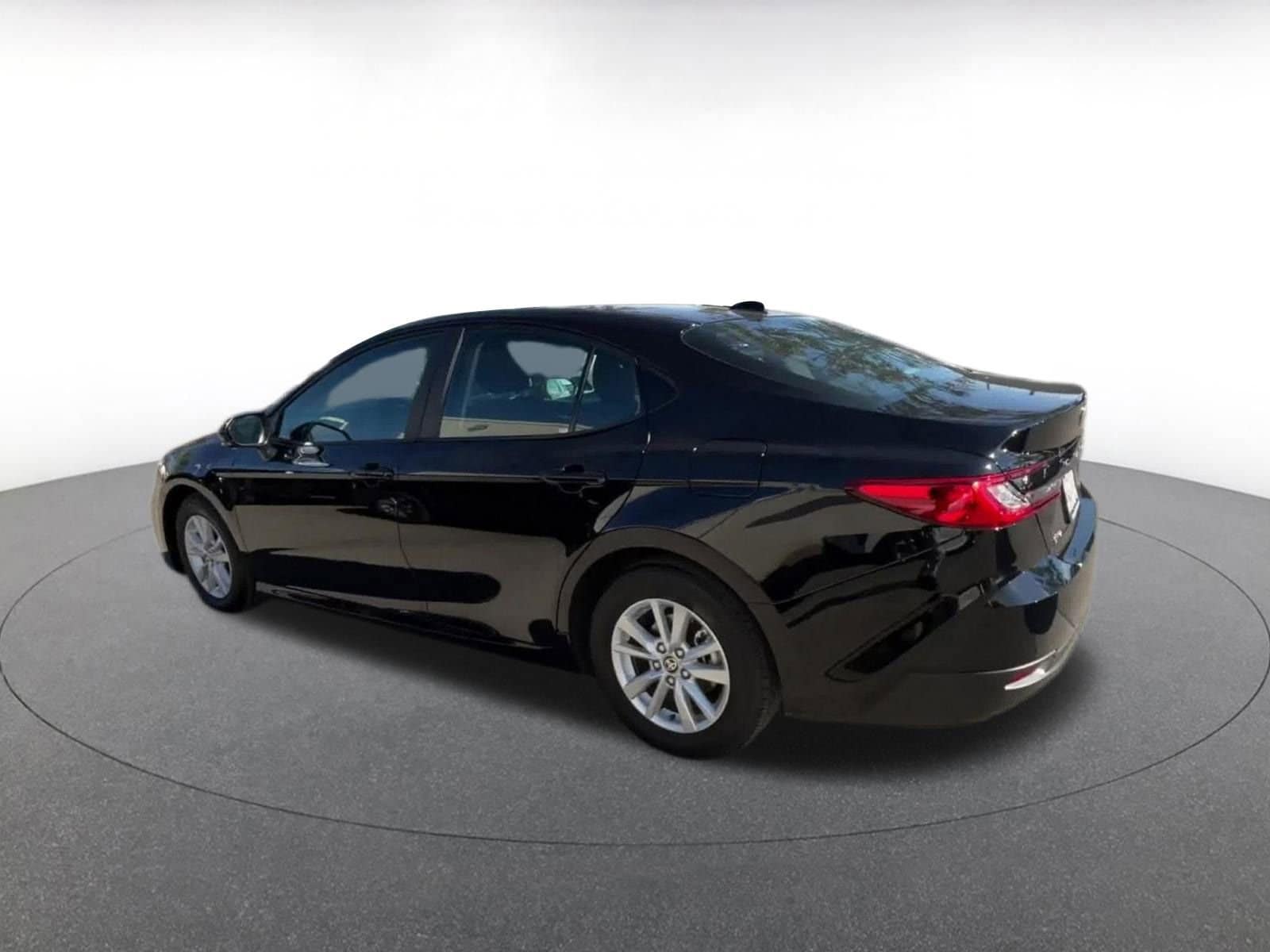 Thumbnail: 2025 Toyota Camry - 10