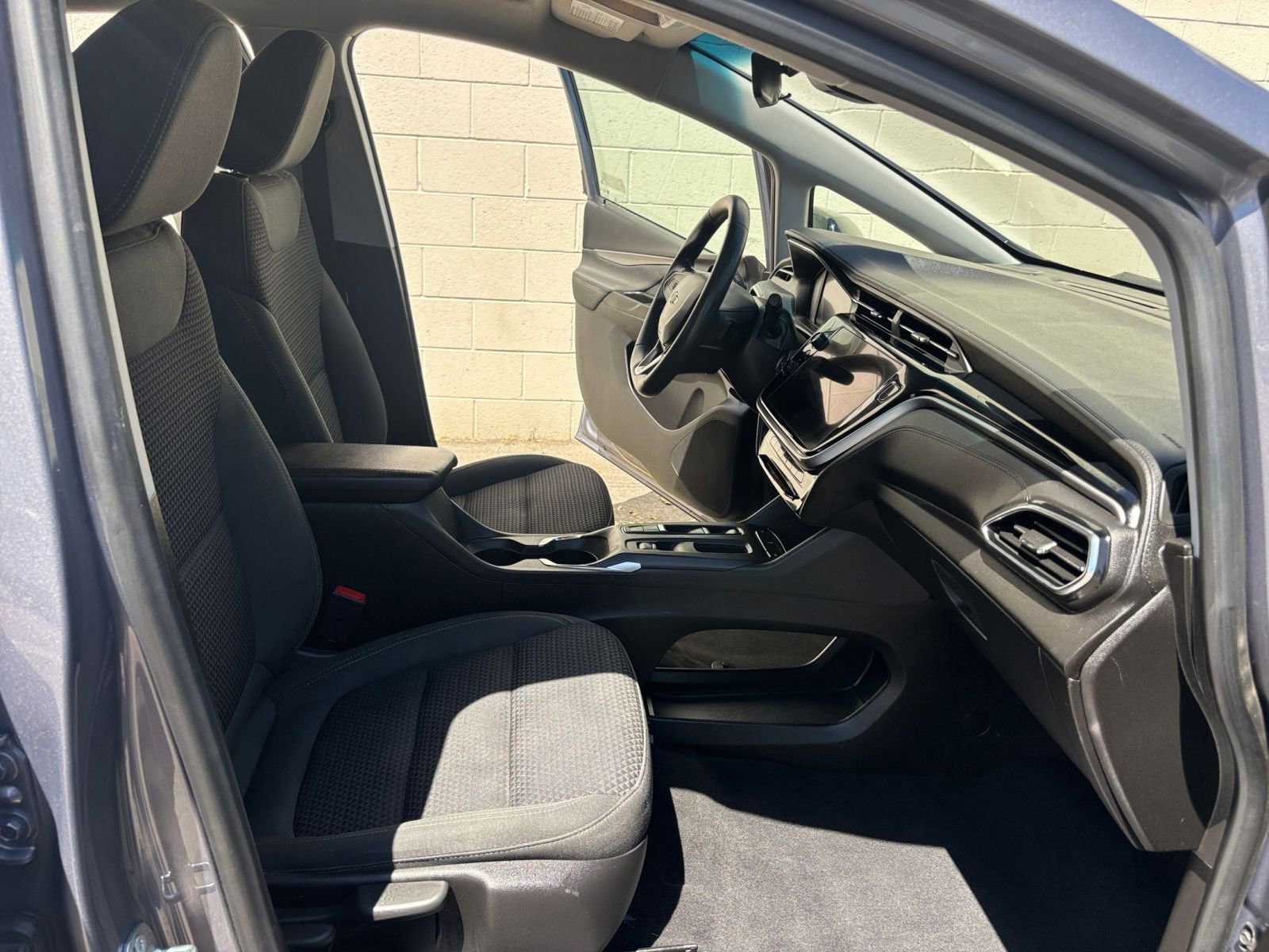 Thumbnail: 2023 Chevrolet Bolt EV - 31
