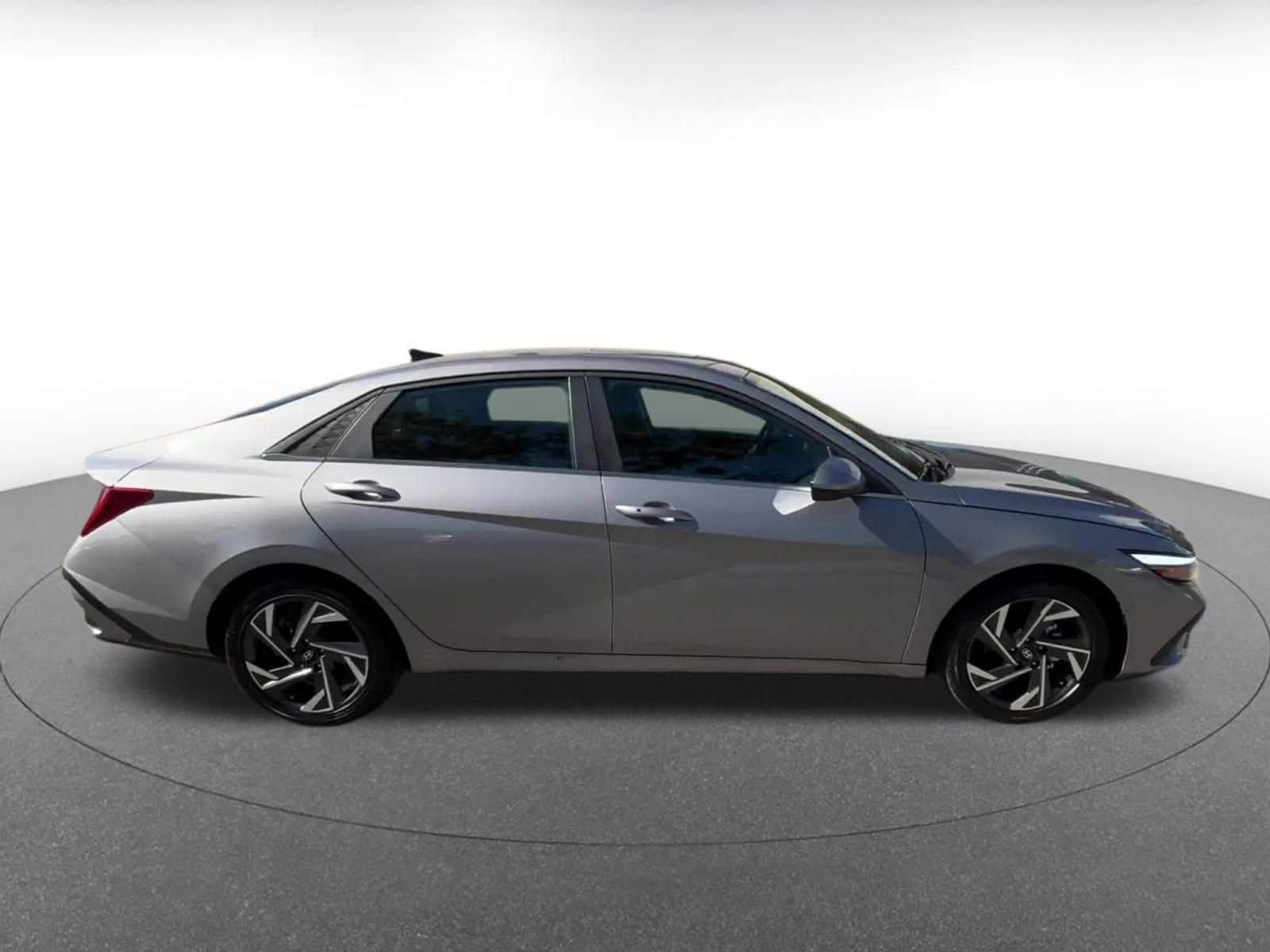 Thumbnail: 2025 Hyundai Elantra - 16