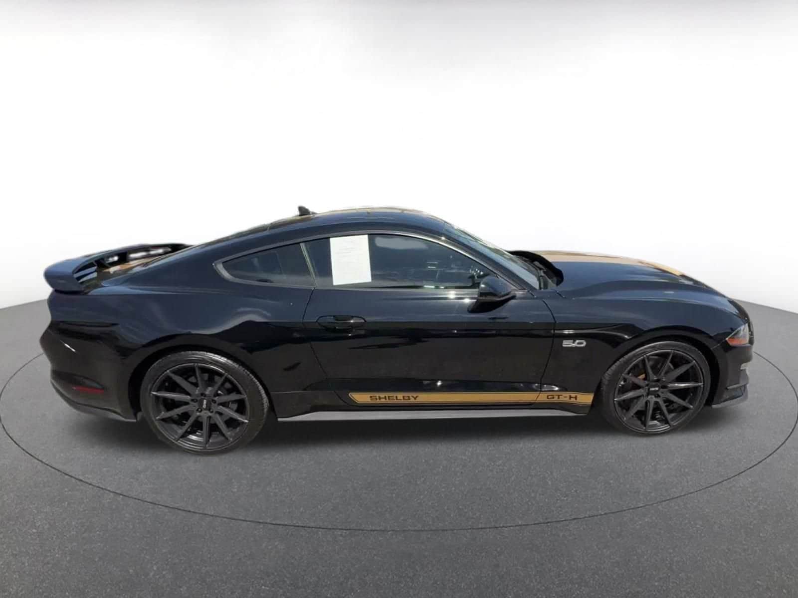 Thumbnail: 2022 Ford Mustang - 16