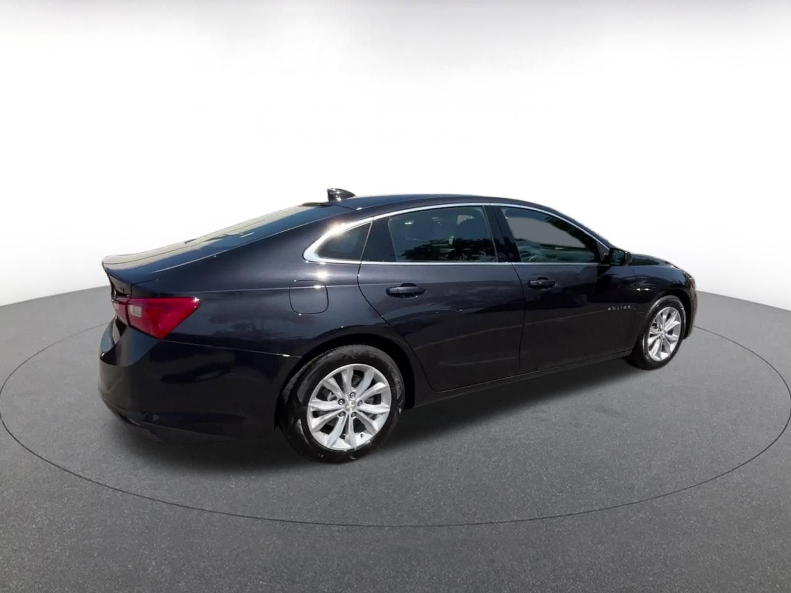 Thumbnail: 2023 Chevrolet Malibu - 21