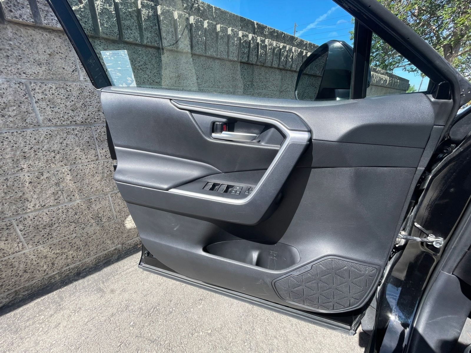 Thumbnail: 2025 Toyota RAV4 - 18